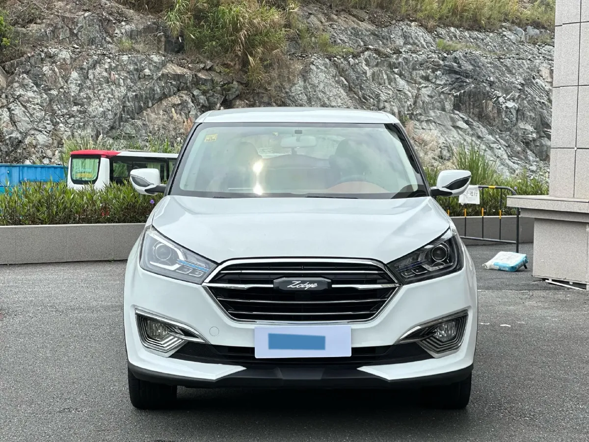 2017 Zotye T300 1.5L 112HP L4 5MT,autocango,china used car exporter,china ev exporter,chinese used car exporter,chinese used ev exporter