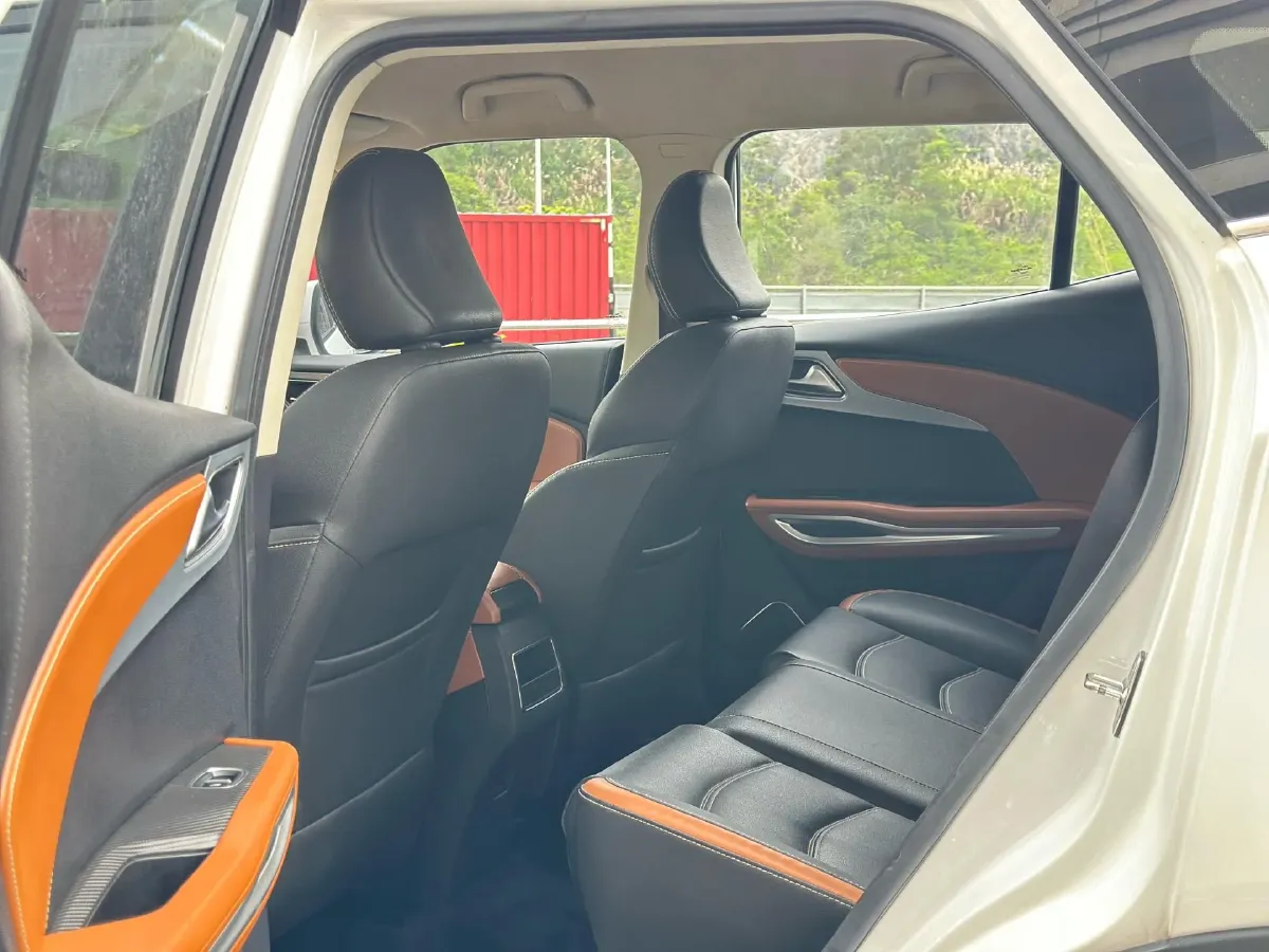 2017 Zotye T300 1.5L 112HP L4 5MT,autocango,china used car exporter,china ev exporter,chinese used car exporter,chinese used ev exporter