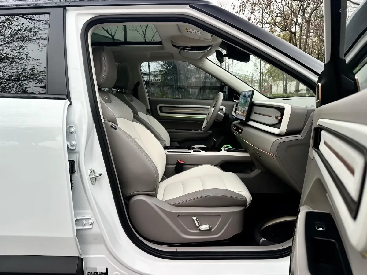 2026 Geely ICON 1.5T 181HP L4 7DCT,autocango,china used car exporter,china ev exporter,chinese used car exporter,chinese used ev exporter