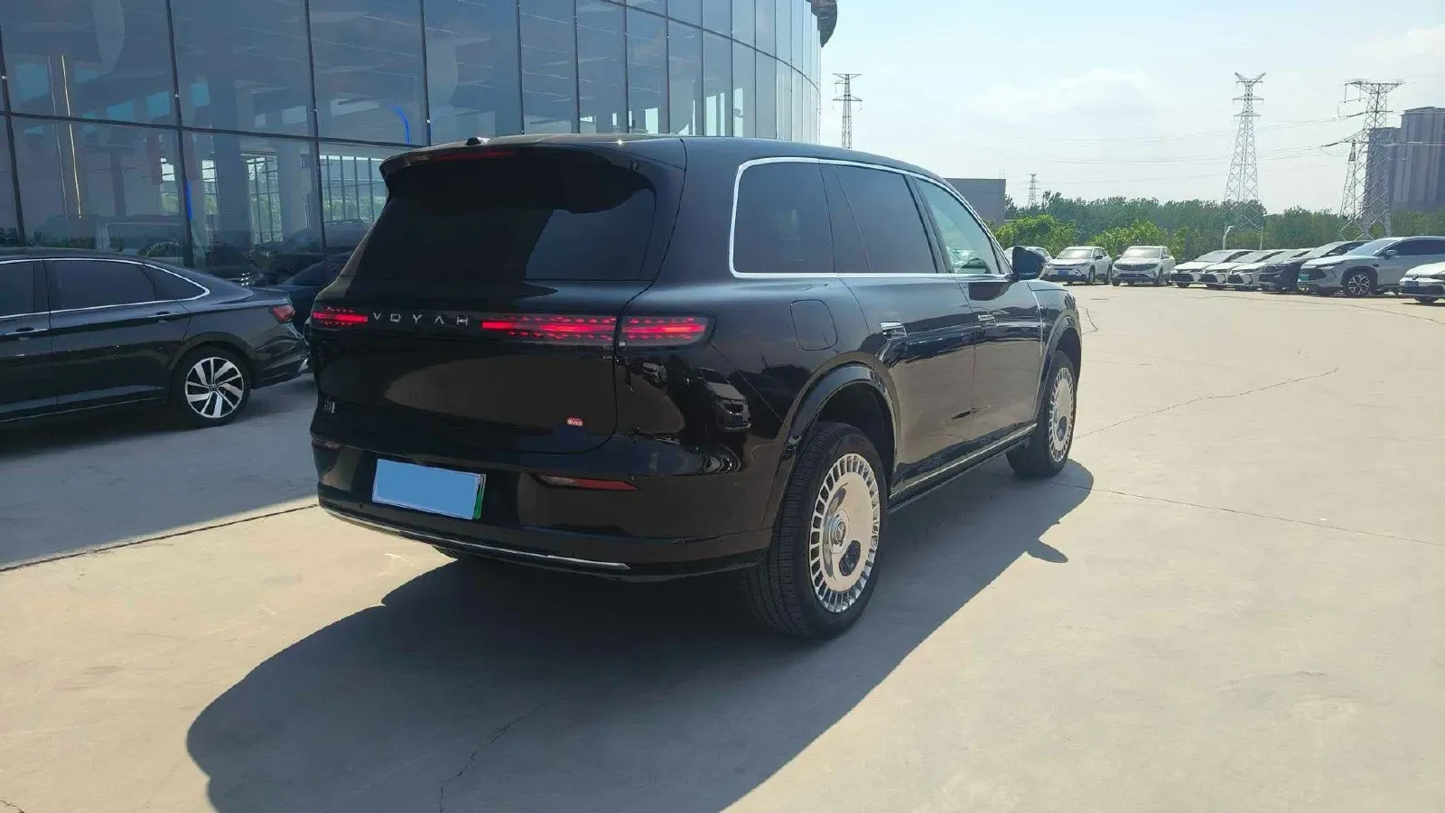 2026 Voyah TaiShan 1.5T 150HP L4 PHEV,autocango,china used car exporter,china ev exporter,chinese used car exporter,chinese used ev exporter