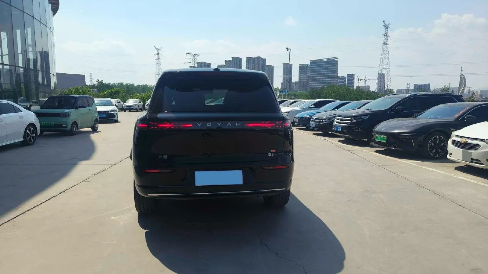 2026 Voyah TaiShan 1.5T 150HP L4 PHEV,autocango,china used car exporter,china ev exporter,chinese used car exporter,chinese used ev exporter