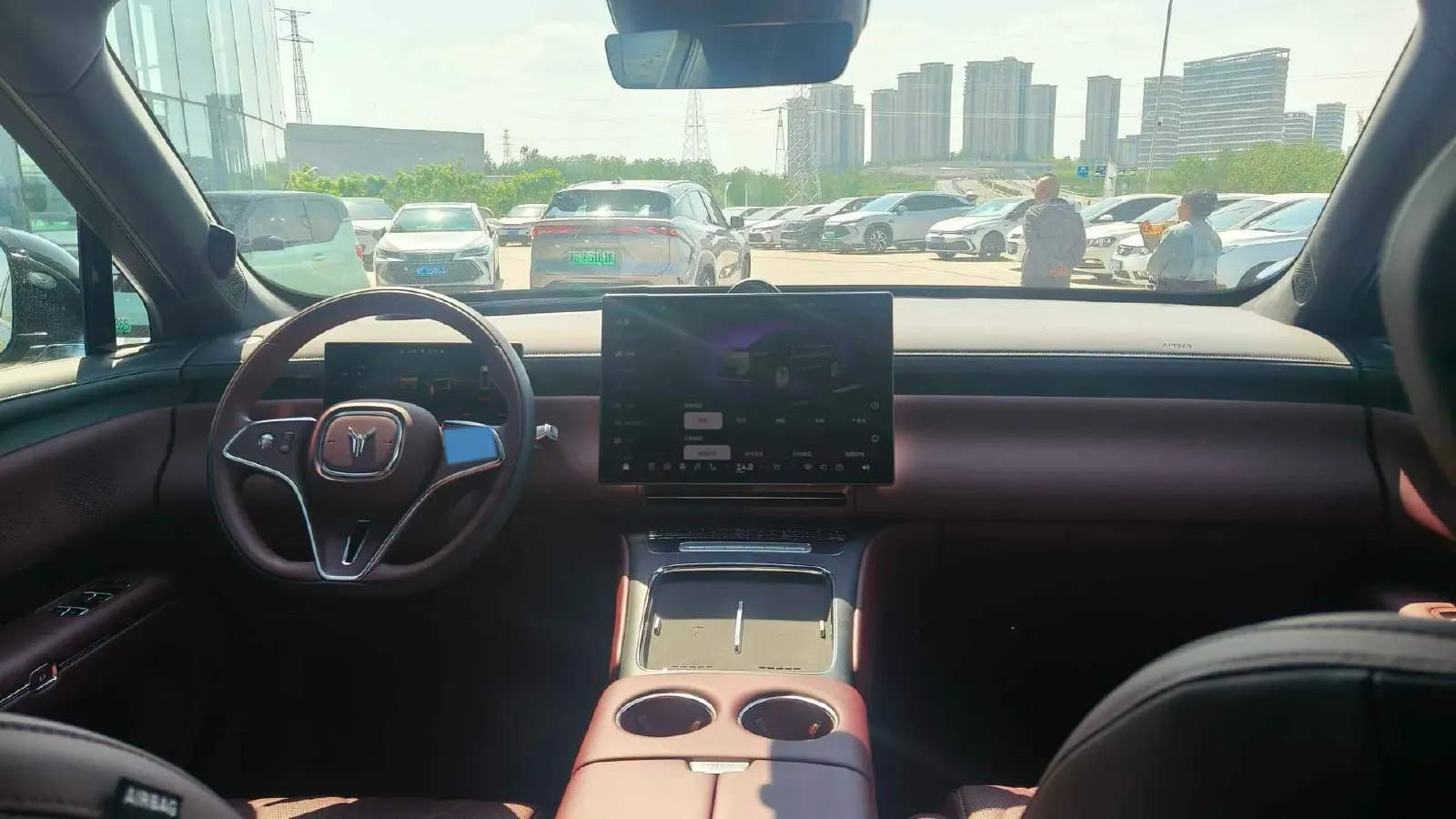 2026 Voyah TaiShan 1.5T 150HP L4 PHEV,autocango,china used car exporter,china ev exporter,chinese used car exporter,chinese used ev exporter