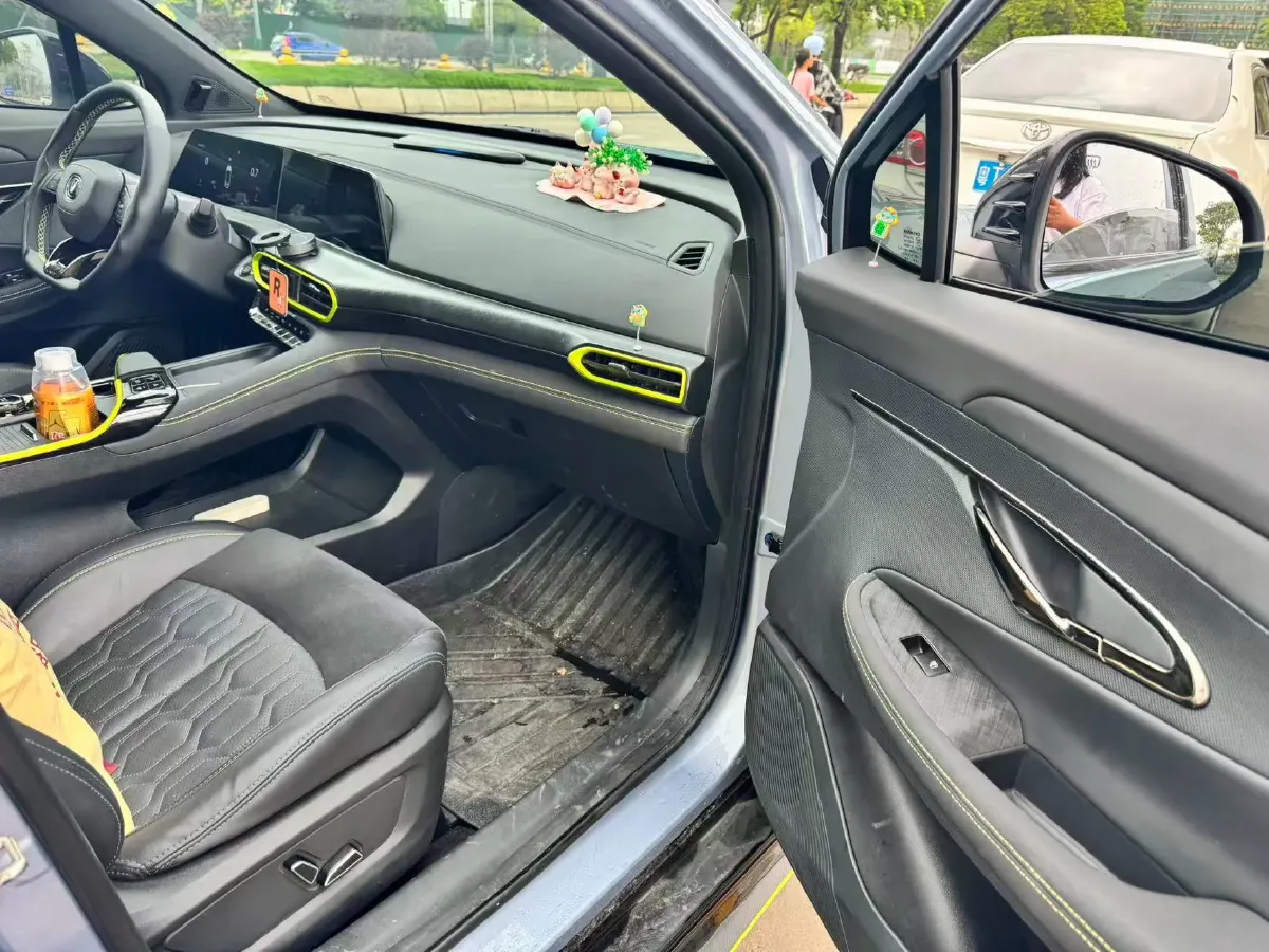 2021 ChangAn UNI-T 1.5T 180HP L4 7DCT,autocango,china used car exporter,china ev exporter,chinese used car exporter,chinese used ev exporter