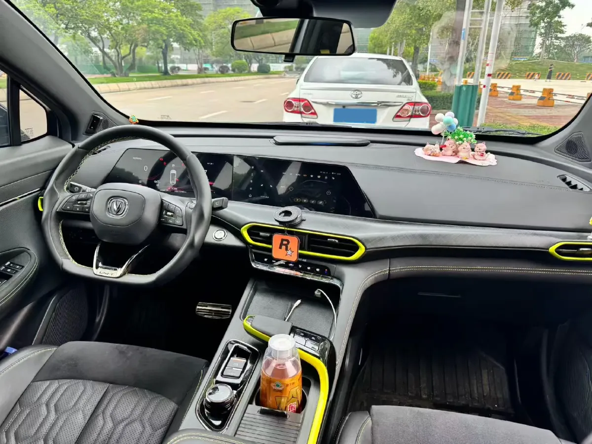 2021 ChangAn UNI-T 1.5T 180HP L4 7DCT,autocango,china used car exporter,china ev exporter,chinese used car exporter,chinese used ev exporter