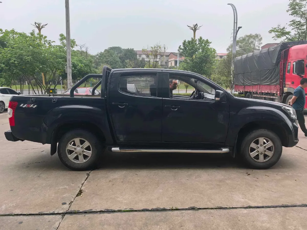 2022 Isuzu RE-MAX Jim 2.8T 120HP L4 5MT,autocango,china used car exporter,china ev exporter,chinese used car exporter,chinese used ev exporter