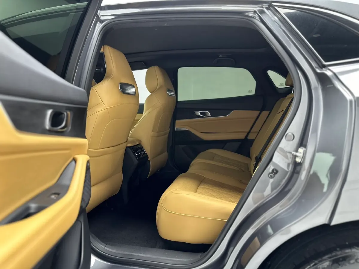 2021 ChangAn UNI-K 2.0T 233HP L4 8AT,autocango,china used car exporter,china ev exporter,chinese used car exporter,chinese used ev exporter