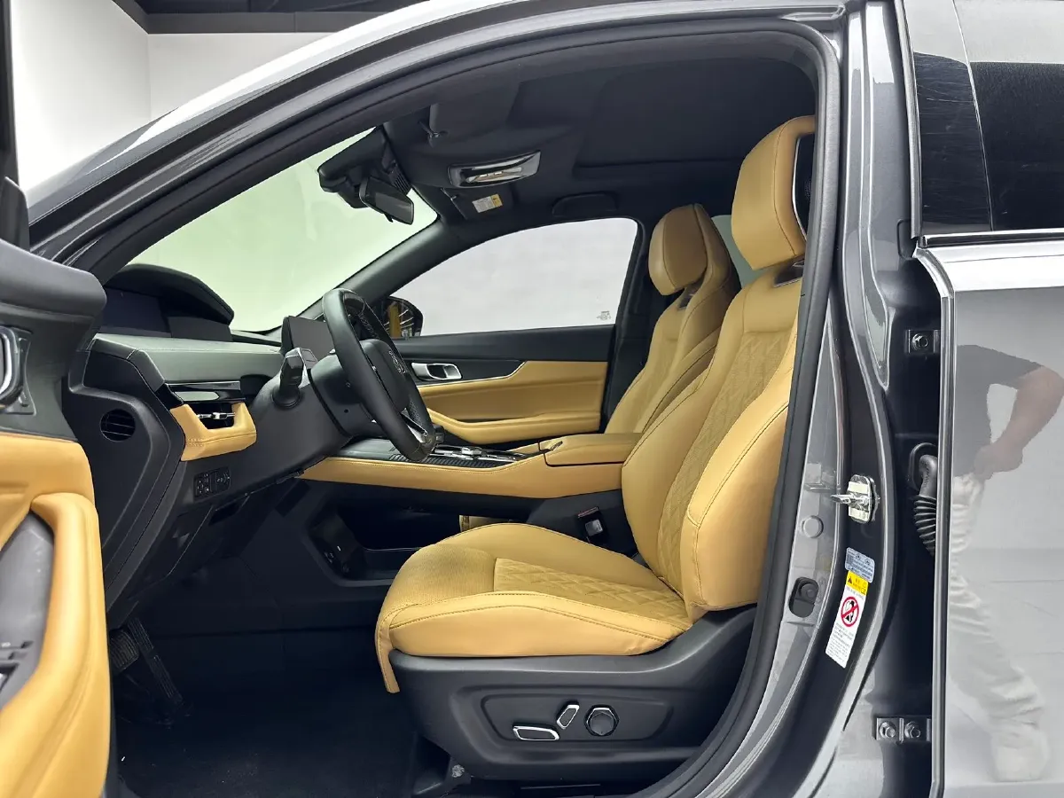 2021 ChangAn UNI-K 2.0T 233HP L4 8AT,autocango,china used car exporter,china ev exporter,chinese used car exporter,chinese used ev exporter
