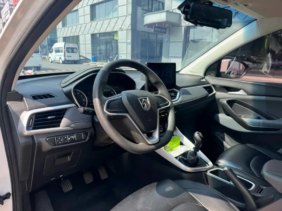 2018 BaoJun 530 1.5T 150HP L4 6MT,autocango,china used car exporter,china ev exporter,chinese used car exporter,chinese used ev exporter