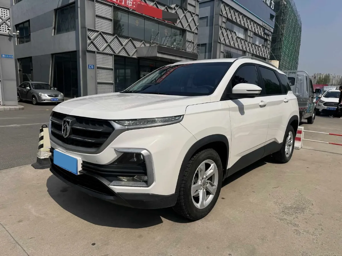 2018 BaoJun 530 1.5T 150HP L4 6MT,autocango,china used car exporter,china ev exporter,chinese used car exporter,chinese used ev exporter