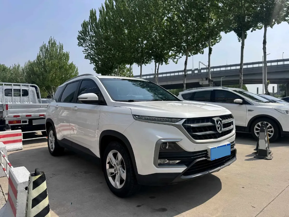 2018 BaoJun 530 1.5T 150HP L4 6MT,autocango,china used car exporter,china ev exporter,chinese used car exporter,chinese used ev exporter