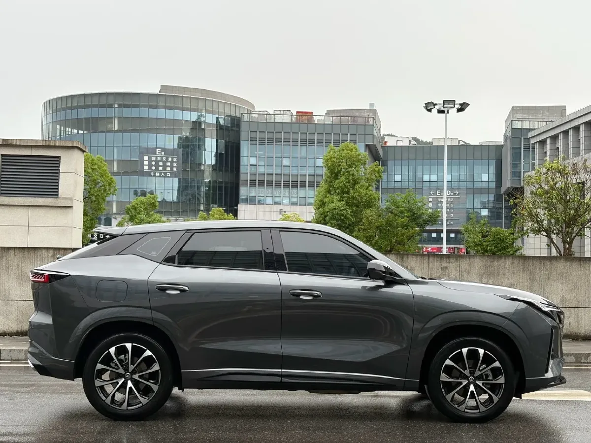 2024 ChangAn UNI-Z 1.5L 98HP L4 E-CVT PHEV 18.4KWH,autocango,china used car exporter,china ev exporter,chinese used car exporter,chinese used ev exporter