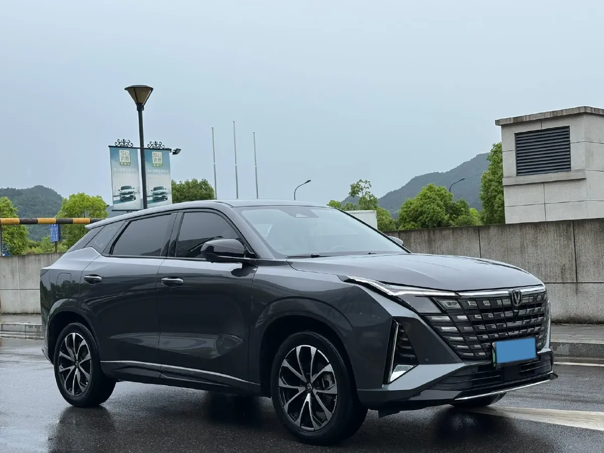 2024 ChangAn UNI-Z 1.5L 98HP L4 E-CVT PHEV 18.4KWH,autocango,china used car exporter,china ev exporter,chinese used car exporter,chinese used ev exporter