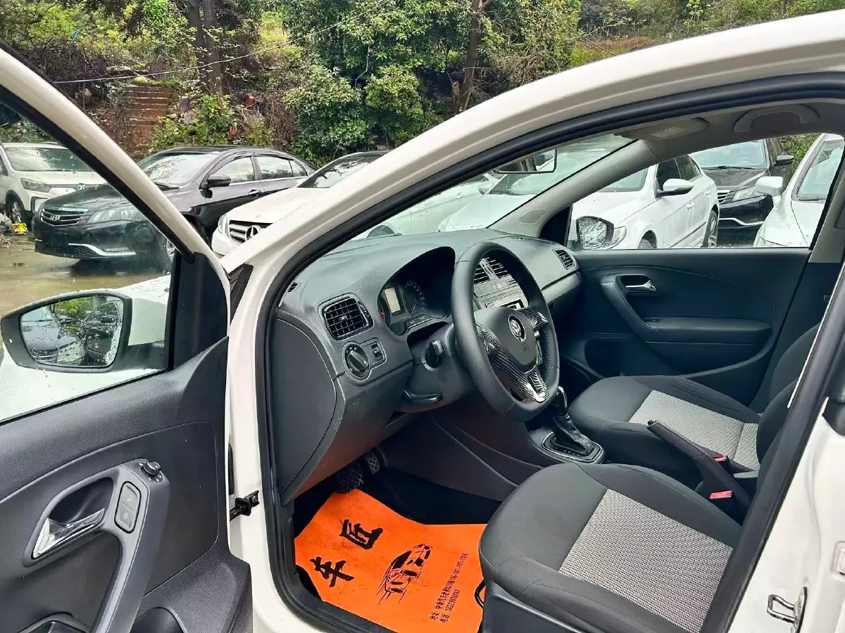 2016 Volkswagen Polo 1.4L 90HP L4 6AT,autocango,china used car exporter,china ev exporter,chinese used car exporter,chinese used ev exporter