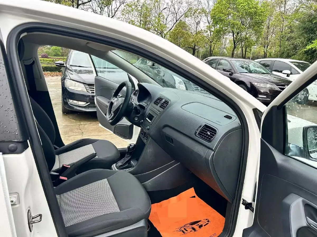 2016 Volkswagen Polo 1.4L 90HP L4 6AT,autocango,china used car exporter,china ev exporter,chinese used car exporter,chinese used ev exporter
