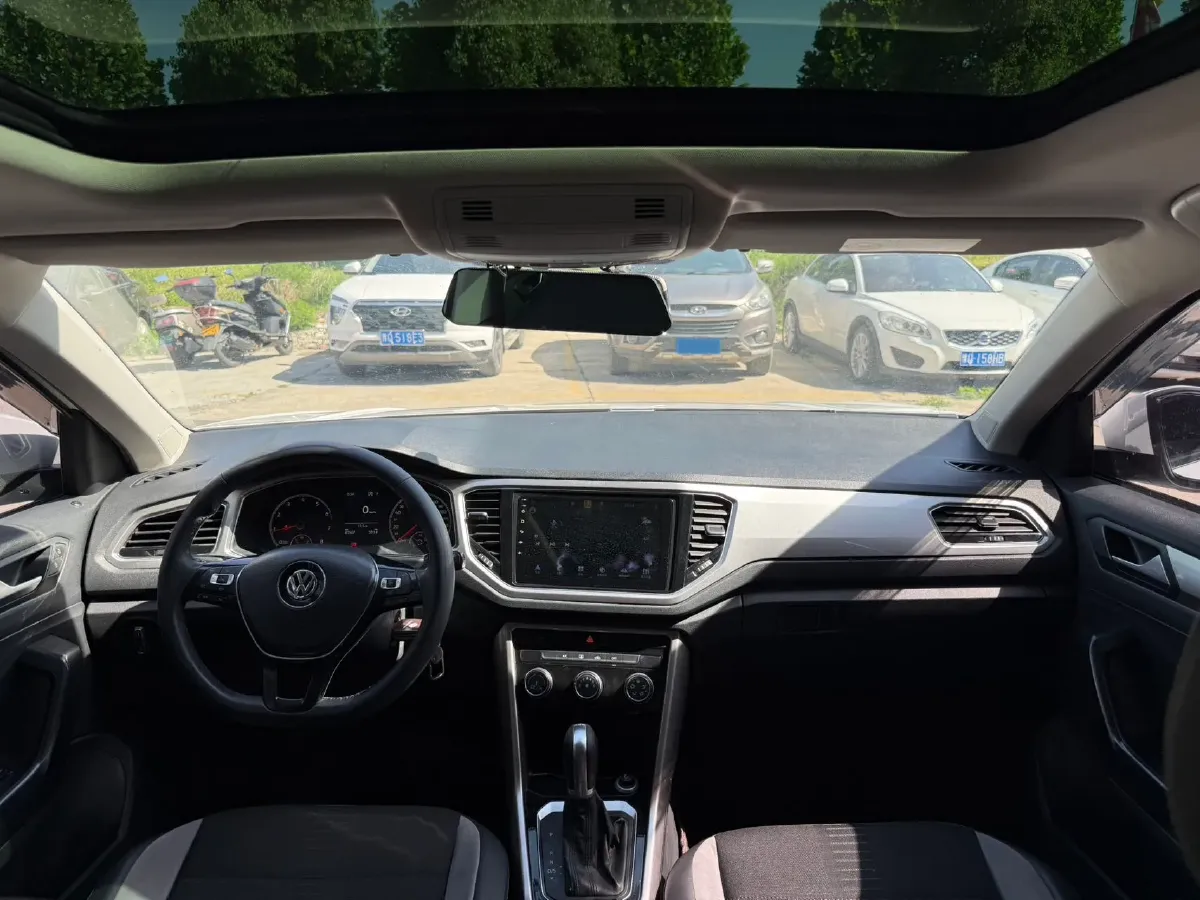 2020 Volkswagen T-Roc 1.4T 131HP L4 7DCT,autocango,china used car exporter,china ev exporter,chinese used car exporter,chinese used ev exporter