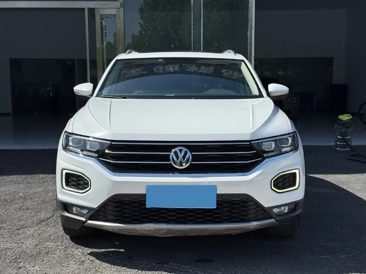 2020 Volkswagen T-Roc 1.4T 131HP L4 7DCT,autocango,china used car exporter,china ev exporter,chinese used car exporter,chinese used ev exporter