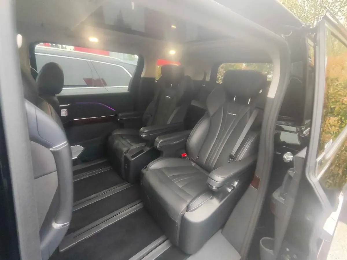 2023 HongQi HQ9 2.0T 252HP L4 8AT,autocango,china used car exporter,china ev exporter,chinese used car exporter,chinese used ev exporter