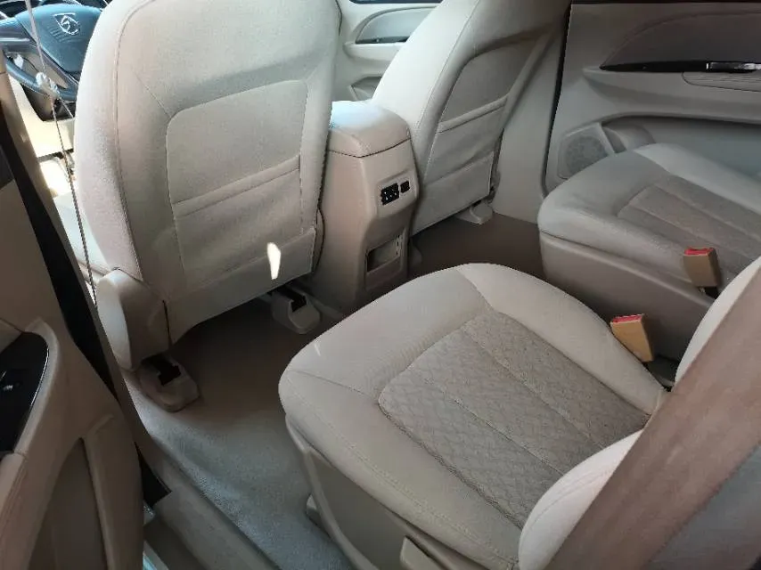 2016 BaoJun 730 1.5L 112HP L4 5MT,autocango,china used car exporter,china ev exporter,chinese used car exporter,chinese used ev exporter
