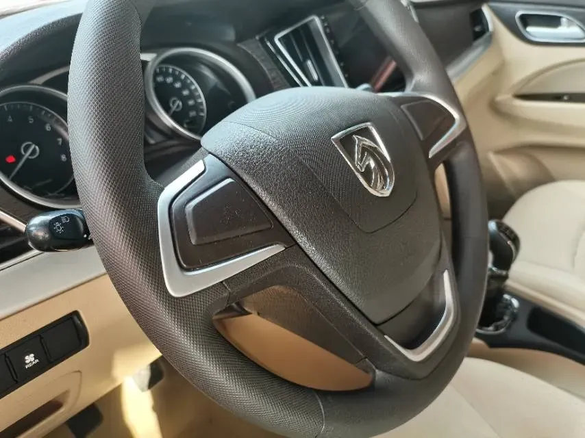 2016 BaoJun 730 1.5L 112HP L4 5MT,autocango,china used car exporter,china ev exporter,chinese used car exporter,chinese used ev exporter