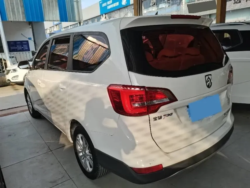 2016 BaoJun 730 1.5L 112HP L4 5MT,autocango,china used car exporter,china ev exporter,chinese used car exporter,chinese used ev exporter