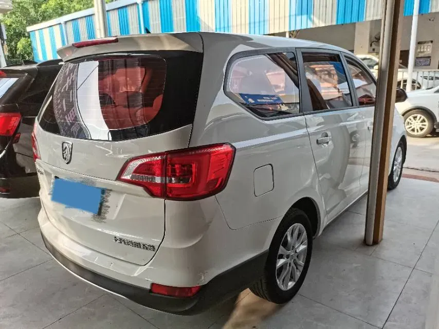 2016 BaoJun 730 1.5L 112HP L4 5MT,autocango,china used car exporter,china ev exporter,chinese used car exporter,chinese used ev exporter