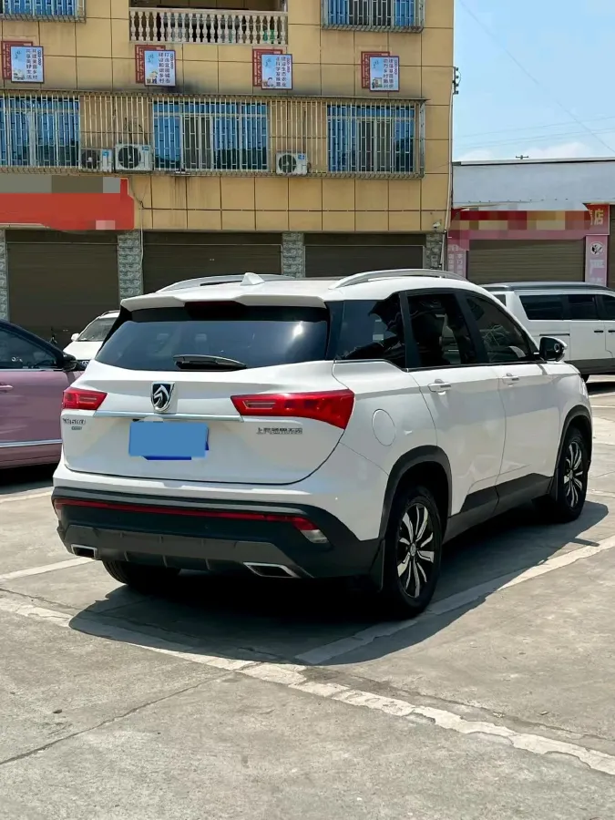 2018 BaoJun 530 1.5T 150HP L4 6MT,autocango,china used car exporter,china ev exporter,chinese used car exporter,chinese used ev exporter