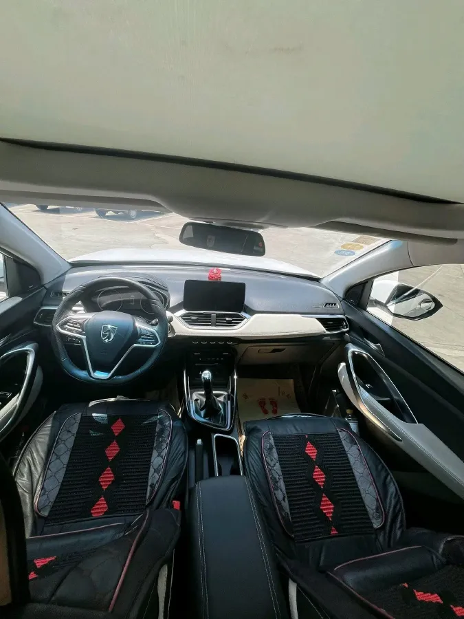 2018 BaoJun 530 1.5T 150HP L4 6MT,autocango,china used car exporter,china ev exporter,chinese used car exporter,chinese used ev exporter