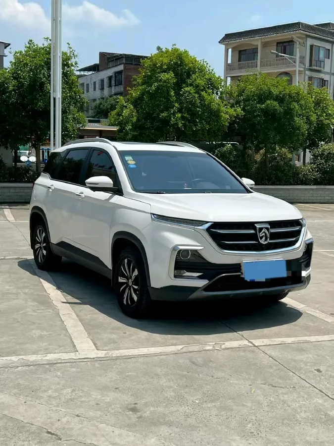 2018 BaoJun 530 1.5T 150HP L4 6MT,autocango,china used car exporter,china ev exporter,chinese used car exporter,chinese used ev exporter