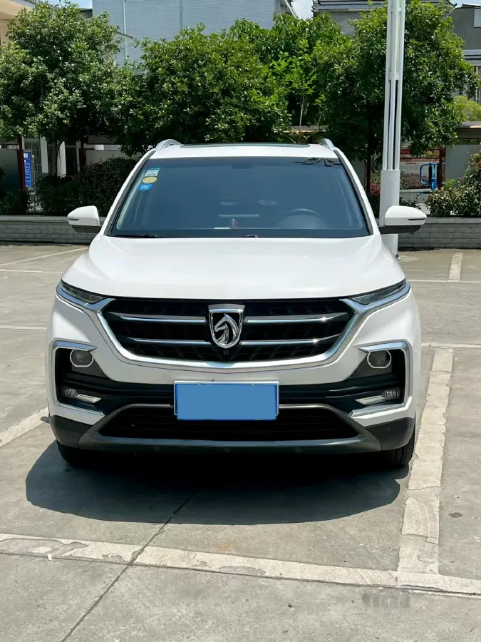 2018 BaoJun 530 1.5T 150HP L4 6MT,autocango,china used car exporter,china ev exporter,chinese used car exporter,chinese used ev exporter