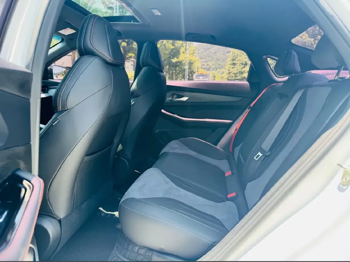 2022 Geely Binray 1.5T 181HP L4 7DCT,autocango,china used car exporter,china ev exporter,chinese used car exporter,chinese used ev exporter