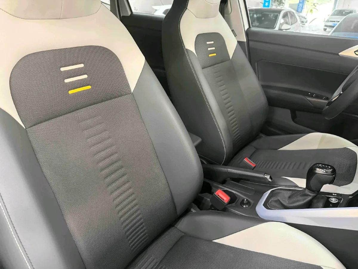 2021 Haval H6 1.5T 169HP L4 7DCT,autocango,china used car exporter,china ev exporter,chinese used car exporter,chinese used ev exporter