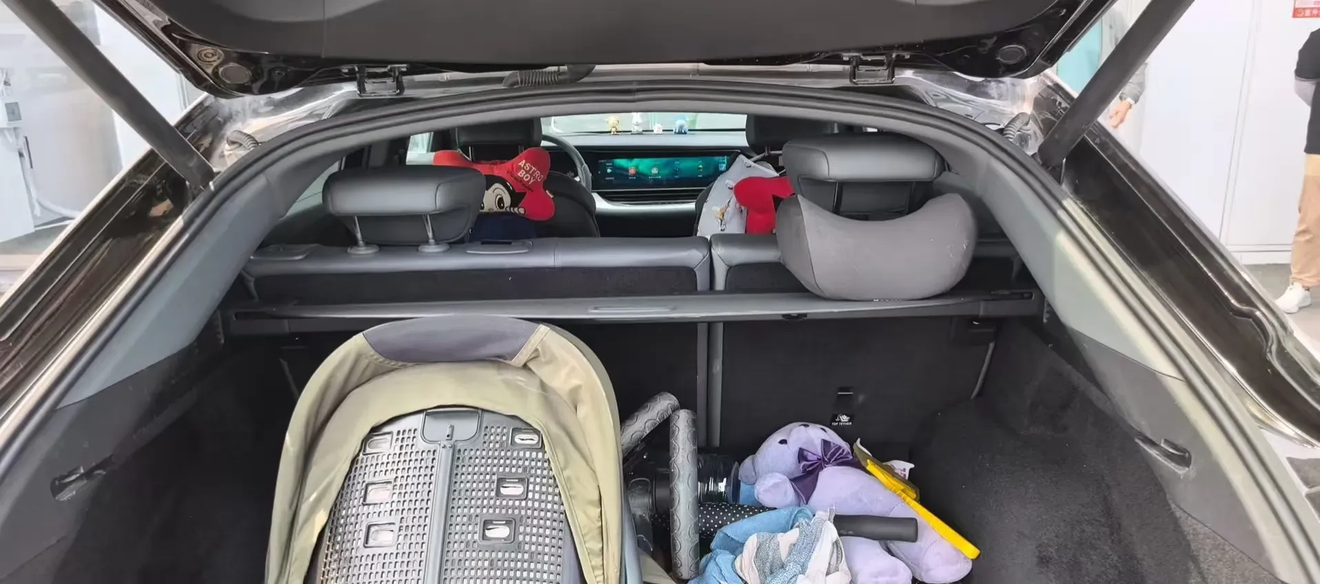 2022 ARCFOX αS BEV 65.6KWH,autocango,china used car exporter,china ev exporter,chinese used car exporter,chinese used ev exporter
