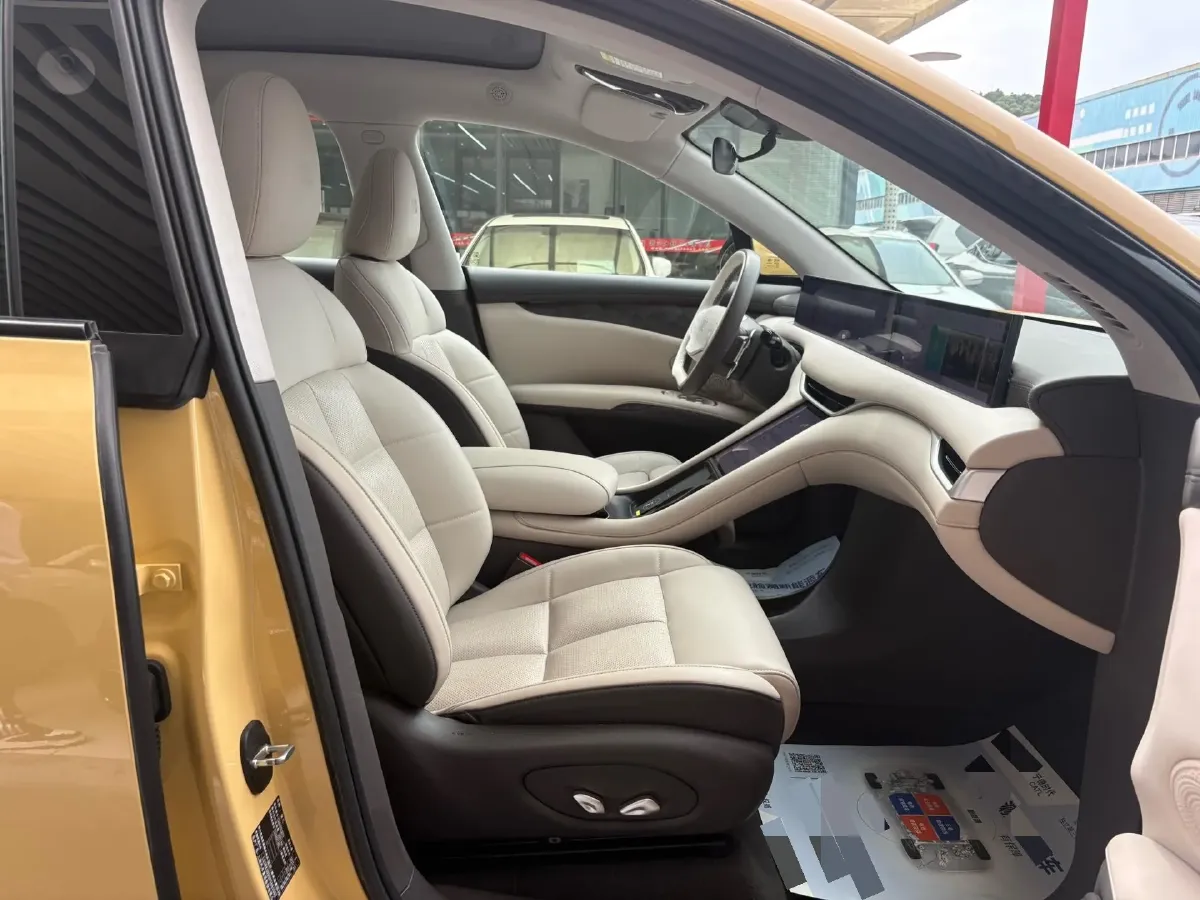 2023 IM LS6 BEV 71KWH,autocango,china used car exporter,china ev exporter,chinese used car exporter,chinese used ev exporter