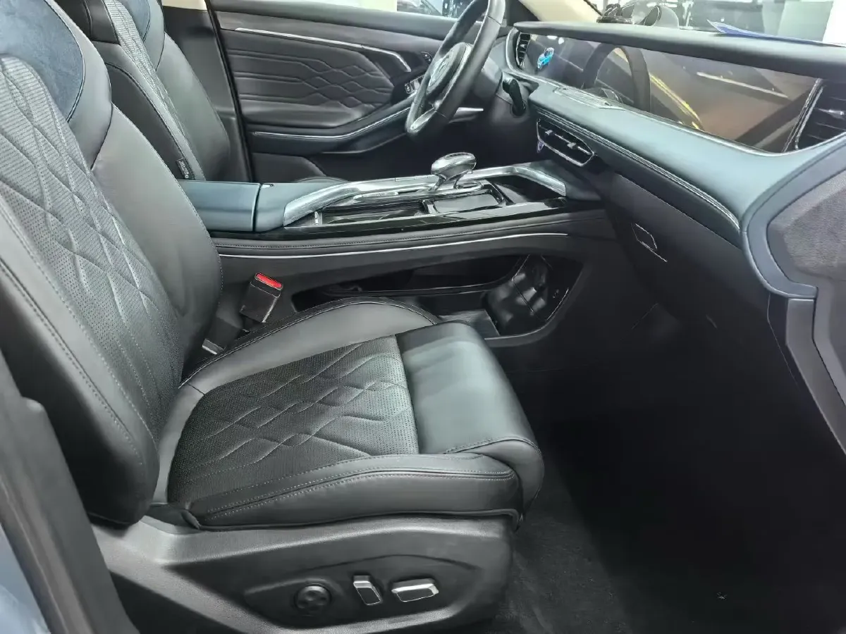 2021 Voyah FREE Range Extended 109HP REEV 33KWH,autocango,china used car exporter,china ev exporter,chinese used car exporter,chinese used ev exporter