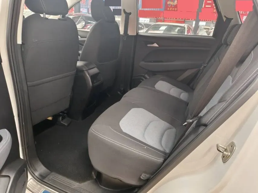 2018 BaoJun 530 1.5T 150HP L4 6MT,autocango,china used car exporter,china ev exporter,chinese used car exporter,chinese used ev exporter