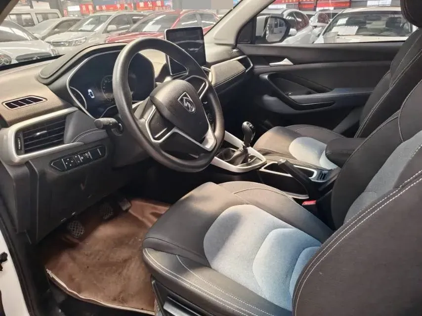 2018 BaoJun 530 1.5T 150HP L4 6MT,autocango,china used car exporter,china ev exporter,chinese used car exporter,chinese used ev exporter