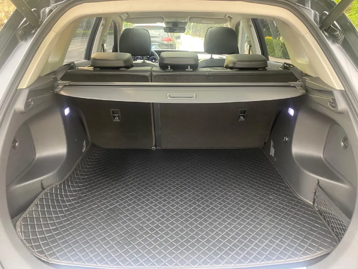 2022 HongQi HS5 2.0T 224HP L4 6AT,autocango,china used car exporter,china ev exporter,chinese used car exporter,chinese used ev exporter