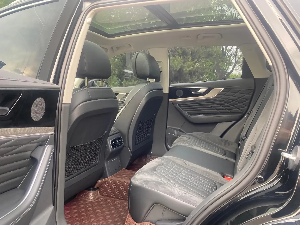 2022 HongQi HS5 2.0T 224HP L4 6AT,autocango,china used car exporter,china ev exporter,chinese used car exporter,chinese used ev exporter