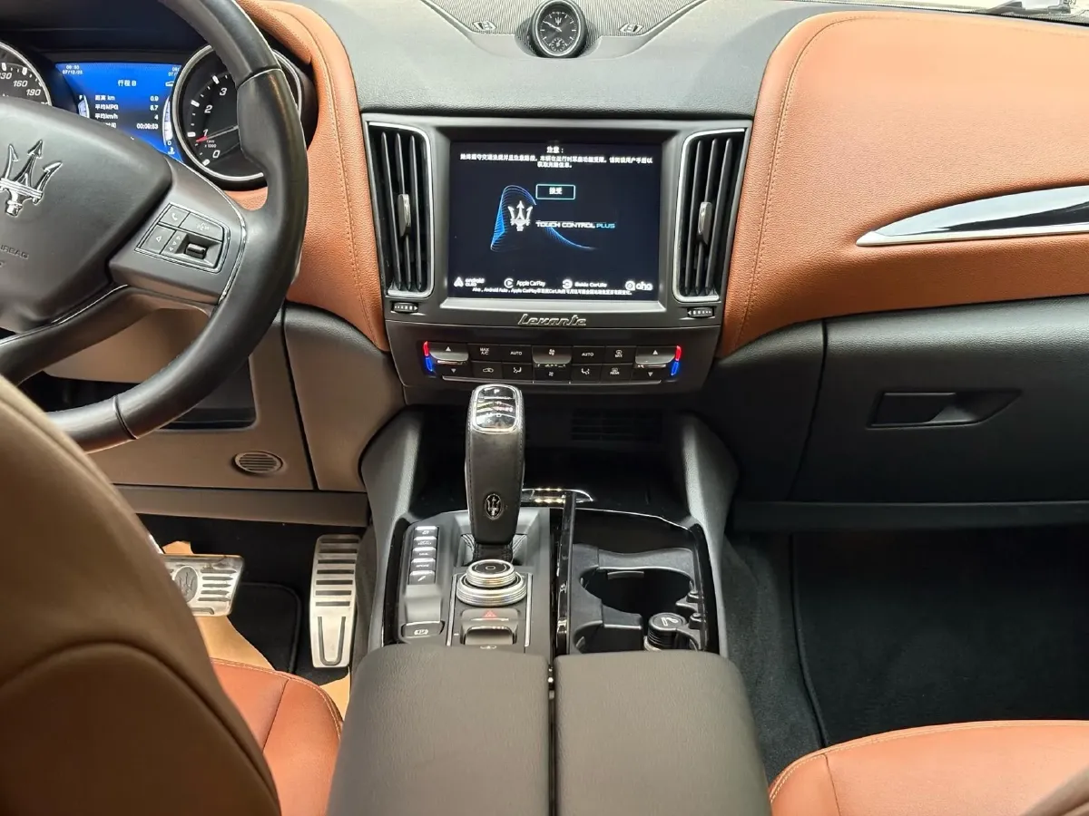 2019 Maserati Levante 3.0T 350HP V6 8AT,autocango,china used car exporter,china ev exporter,chinese used car exporter,chinese used ev exporter