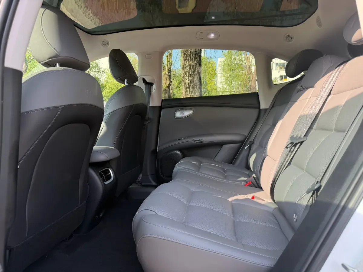 2025 IM LS6 BEV 83KWH,autocango,china used car exporter,china ev exporter,chinese used car exporter,chinese used ev exporter