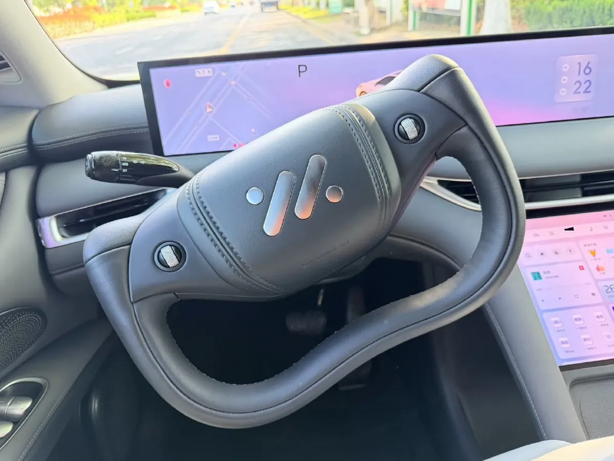 2025 IM LS6 BEV 83KWH,autocango,china used car exporter,china ev exporter,chinese used car exporter,chinese used ev exporter