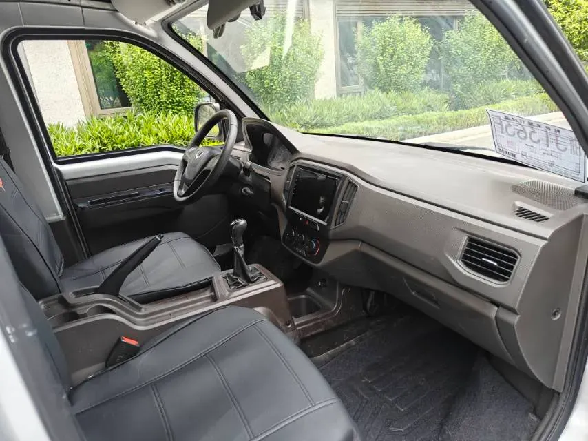 2022 WuLing RongGuang New Truck 1.8L 125HP L4 5MT,autocango,china used car exporter,china ev exporter,chinese used car exporter,chinese used ev exporter