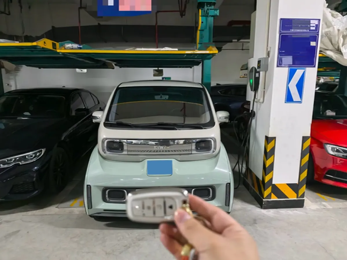 2023 BaoJun KiWi EV BEV 31.7KWH,autocango,china used car exporter,china ev exporter,chinese used car exporter,chinese used ev exporter