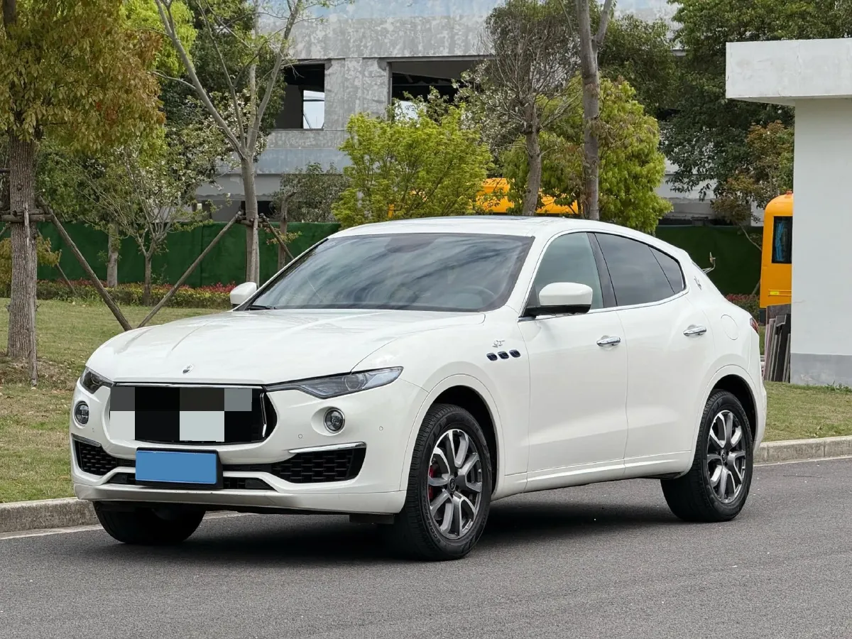 2022 Maserati Levante 2.0T 330HP L4 8AT,autocango,china used car exporter,china ev exporter,chinese used car exporter,chinese used ev exporter
