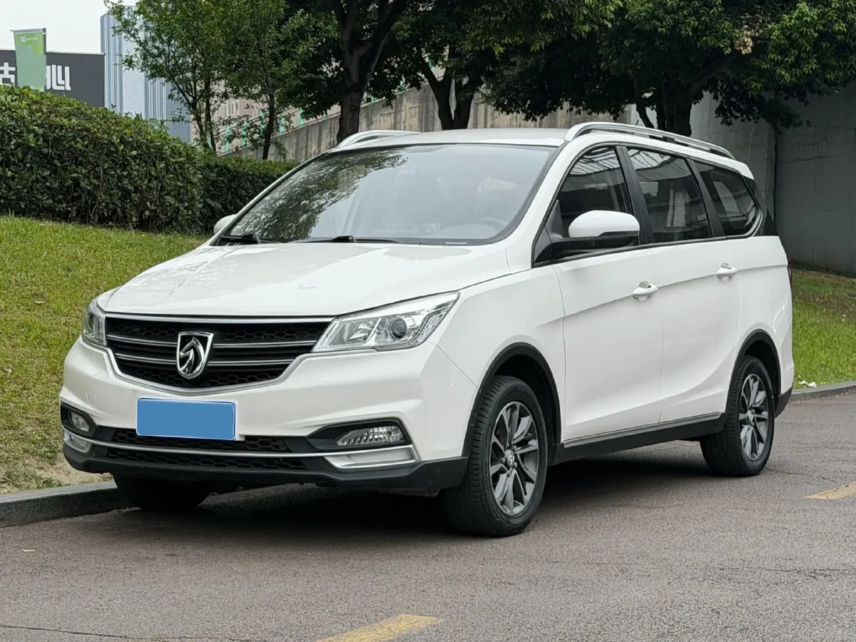 2021 BaoJun 730 1.5T 147HP L4 CVT,autocango,china used car exporter,china ev exporter,chinese used car exporter,chinese used ev exporter
