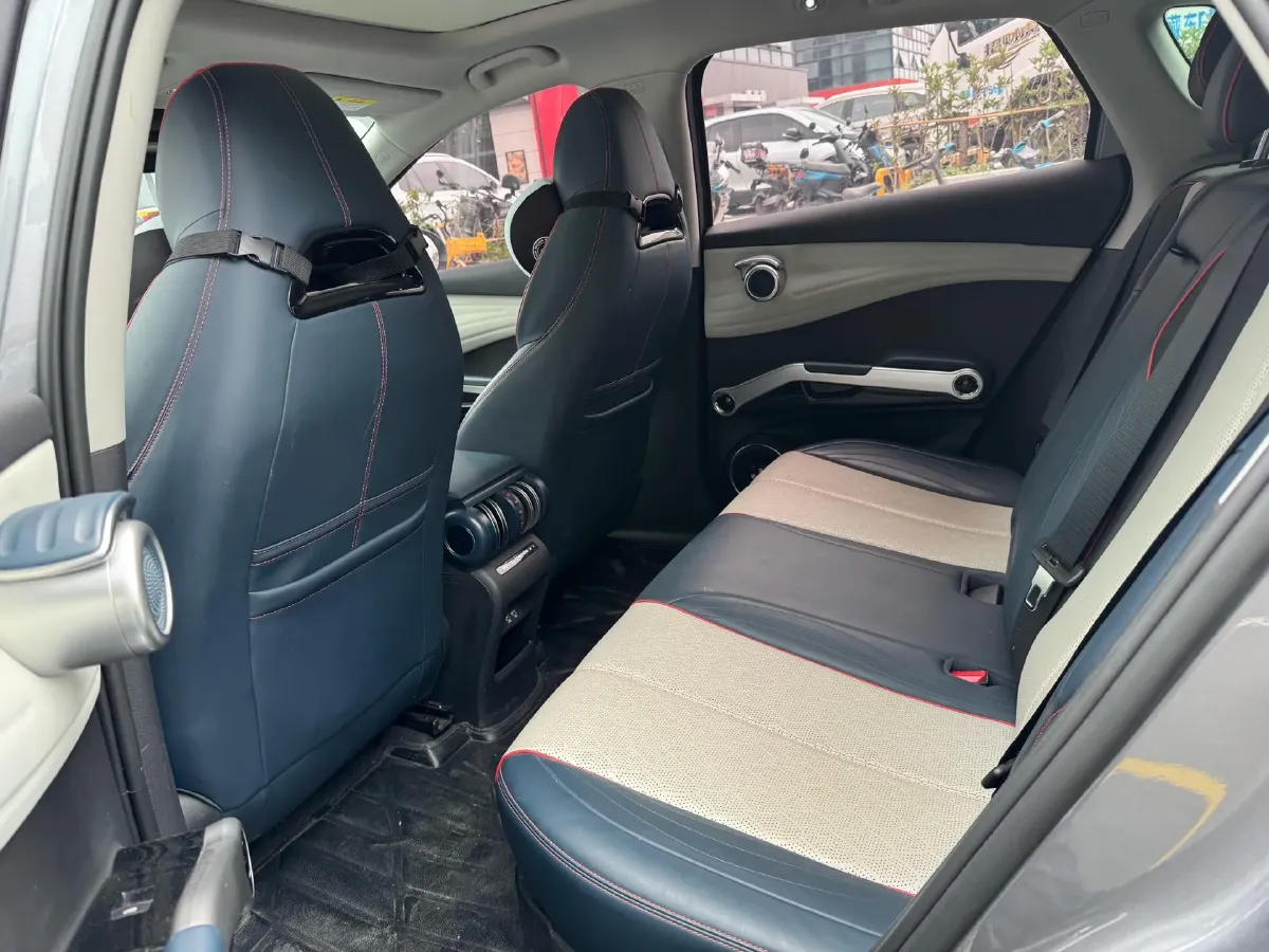 2022 Roewe RX5 MAX 1.5T 181HP L4 6AT,autocango,china used car exporter,china ev exporter,chinese used car exporter,chinese used ev exporter