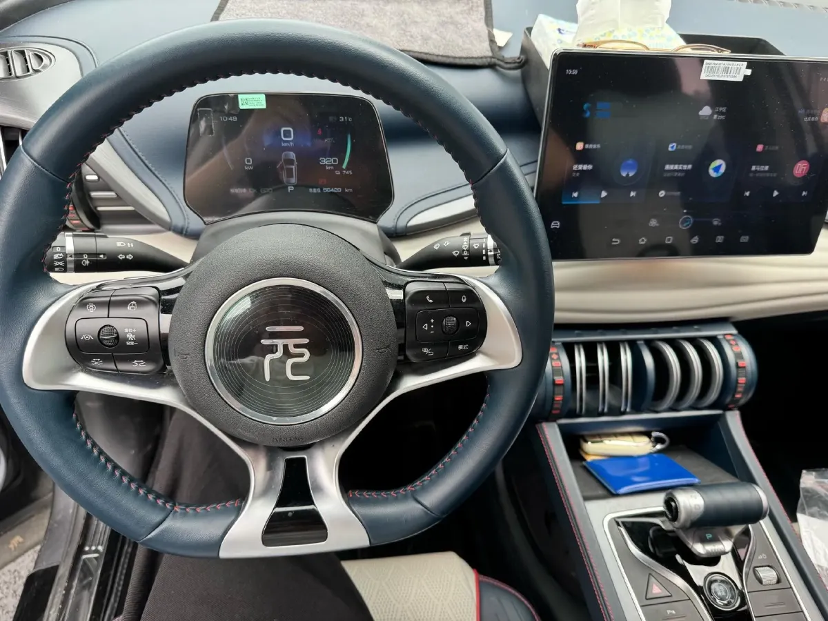 2022 Roewe RX5 MAX 1.5T 181HP L4 6AT,autocango,china used car exporter,china ev exporter,chinese used car exporter,chinese used ev exporter