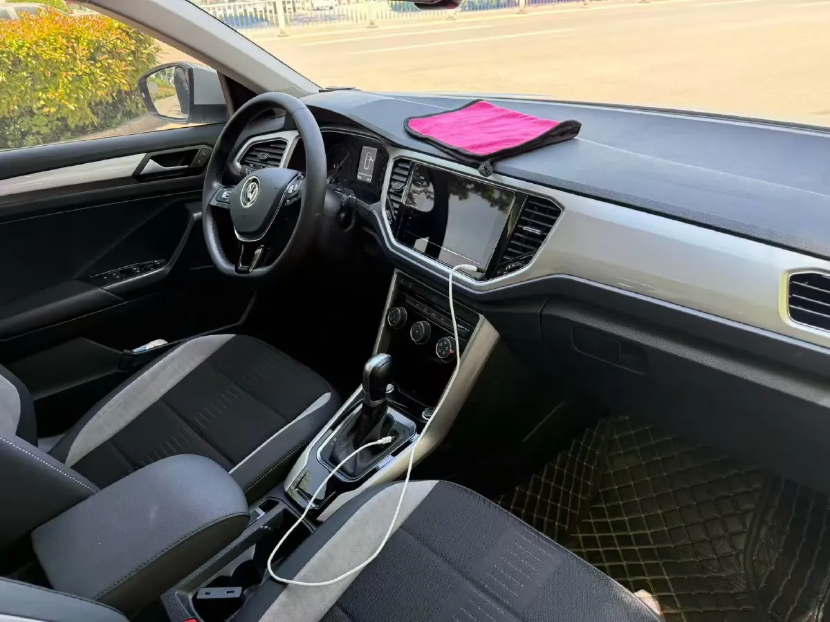 2022 Volkswagen T-Roc 1.4T 150HP L4 7DCT,autocango,china used car exporter,china ev exporter,chinese used car exporter,chinese used ev exporter