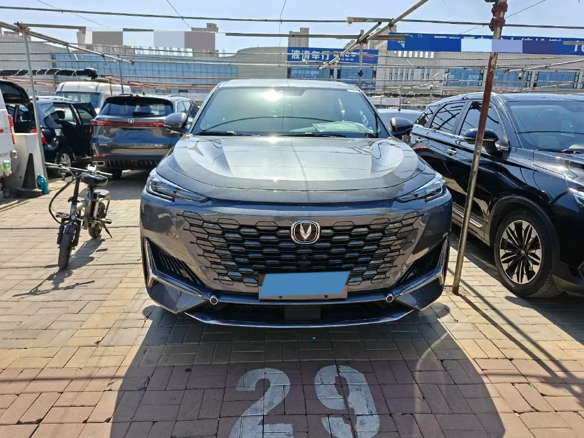 2021 ChangAn UNI-K 2.0T 233HP L4 8AT,autocango,china used car exporter,china ev exporter,chinese used car exporter,chinese used ev exporter