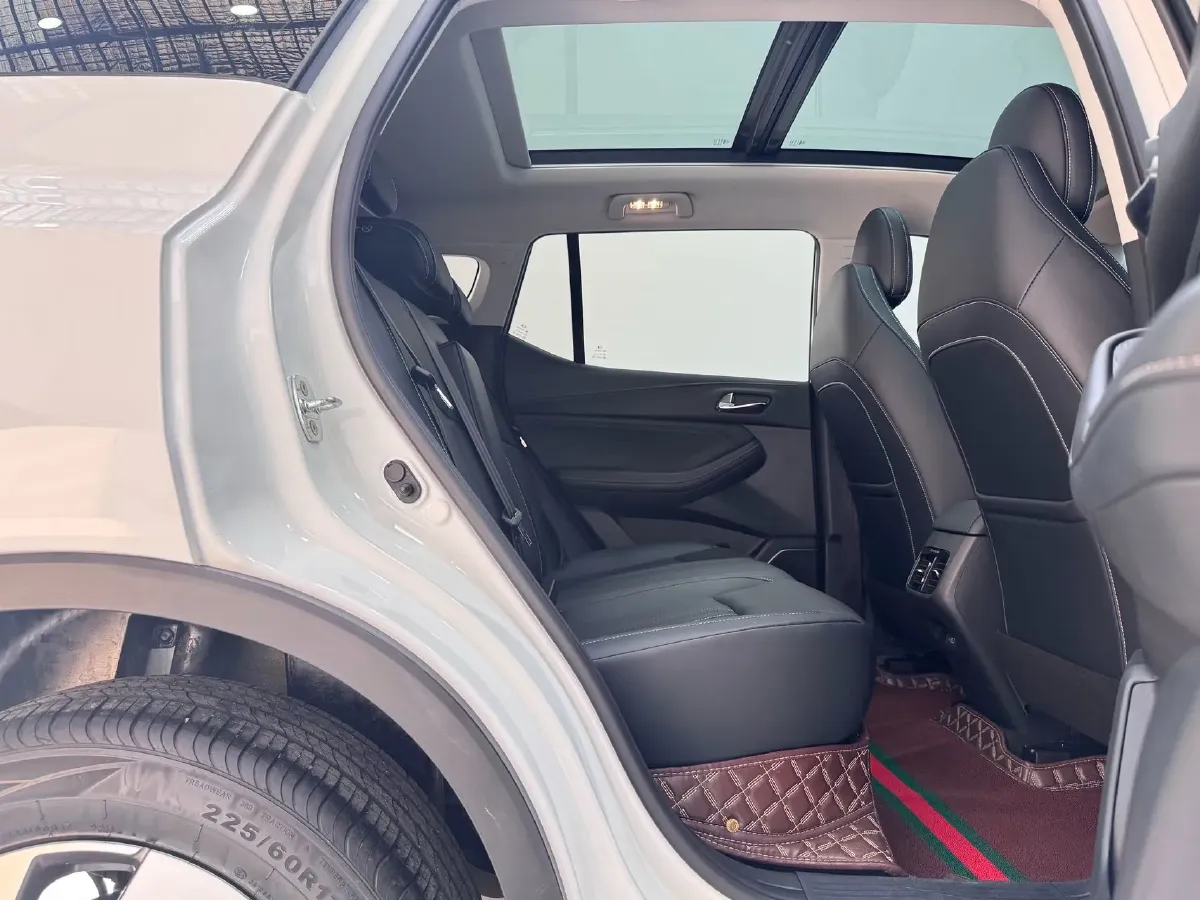 2021 GAC Trumpchi GS4 1.5T 169HP L4 6MT,autocango,china used car exporter,china ev exporter,chinese used car exporter,chinese used ev exporter